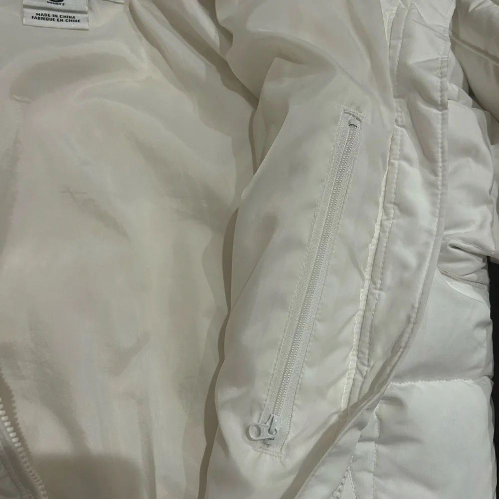 Columbia White Puffer Jacket - Picture 7 of 9
